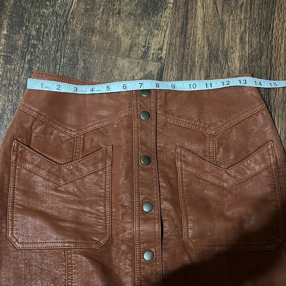 Free People faux leather skirt size 2 - Picture 5 of 5